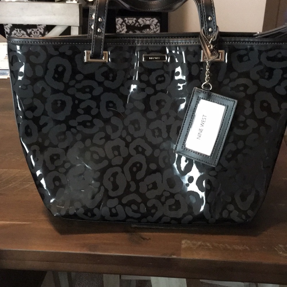 Adorable Nine West tote bag.